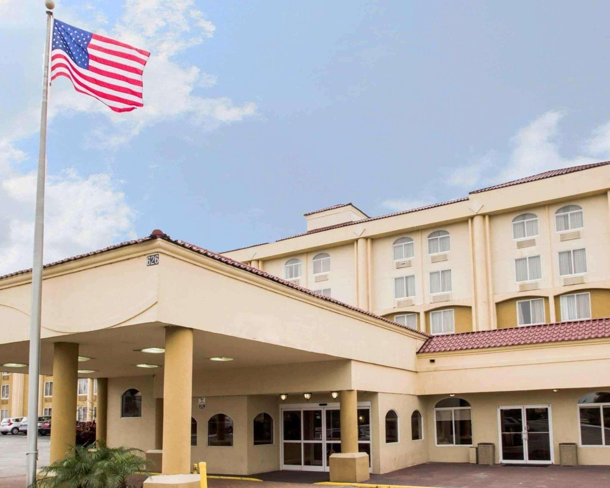 Quality Inn & Suites Winter Park Village Area Orlando Exterior foto