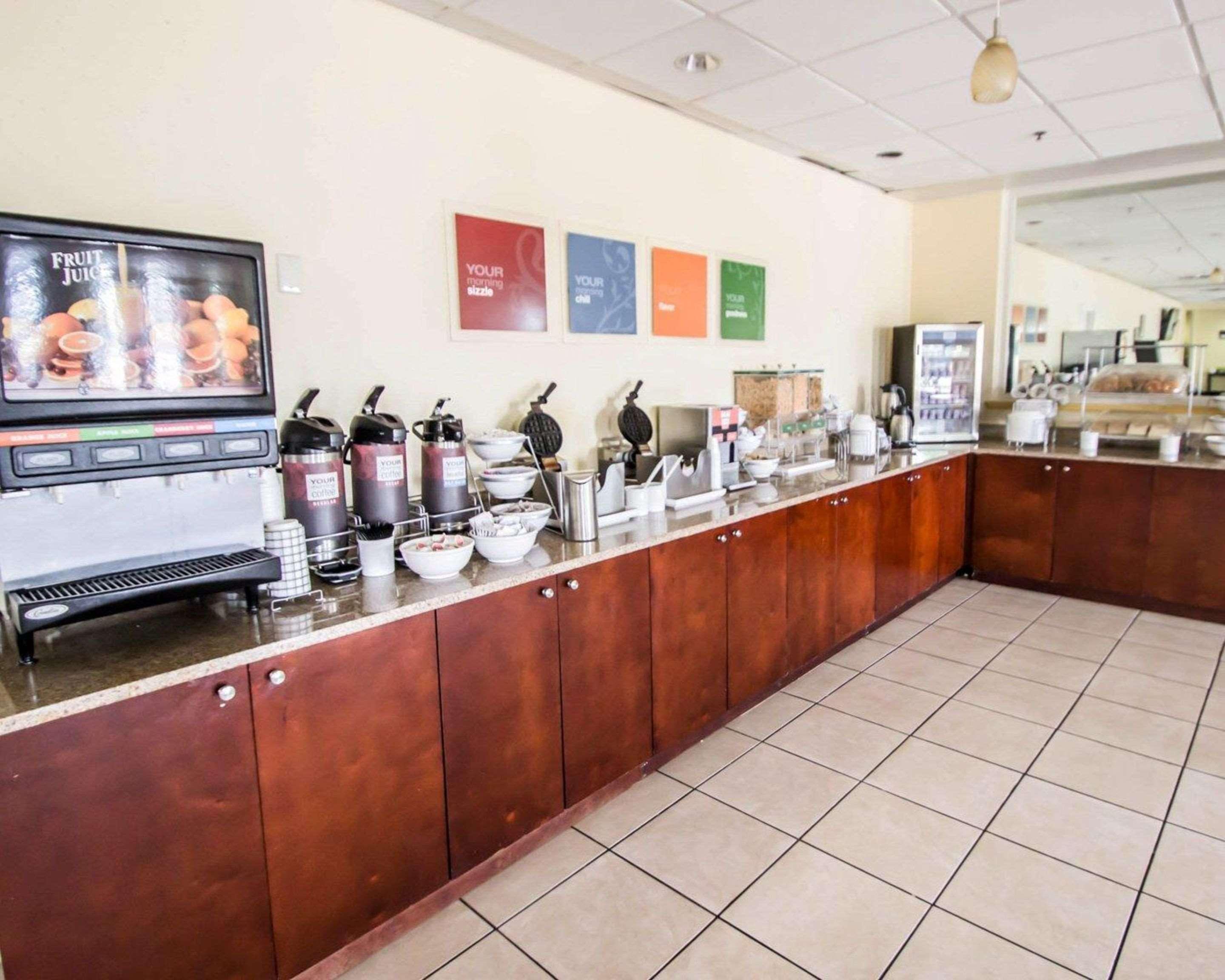 Quality Inn & Suites Winter Park Village Area Orlando Exterior foto