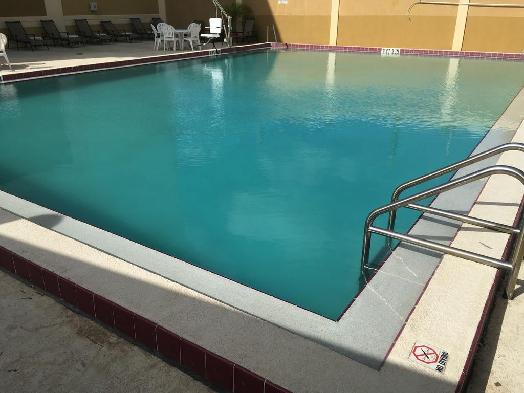 Quality Inn & Suites Winter Park Village Area Orlando Exterior foto