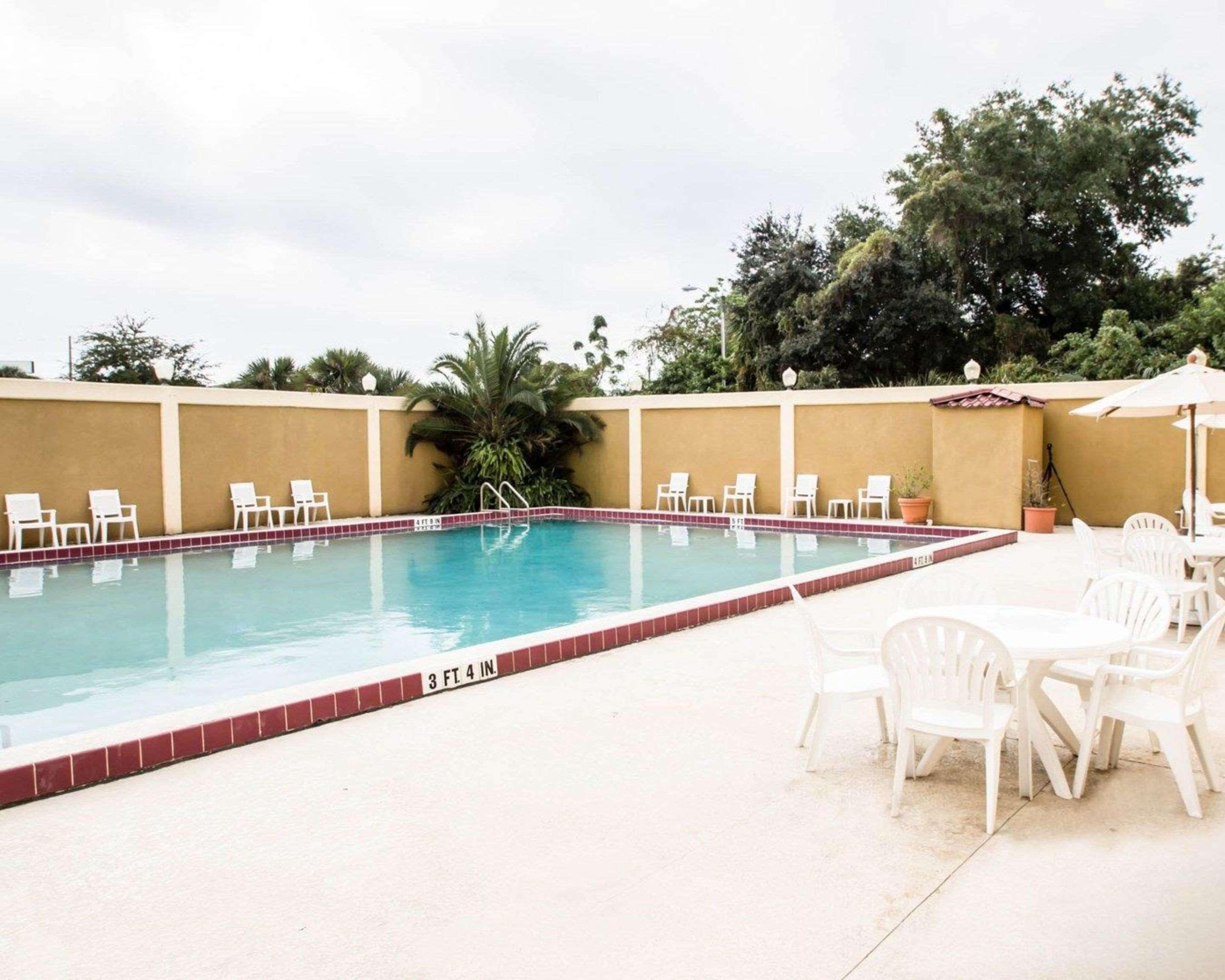Quality Inn & Suites Winter Park Village Area Orlando Exterior foto
