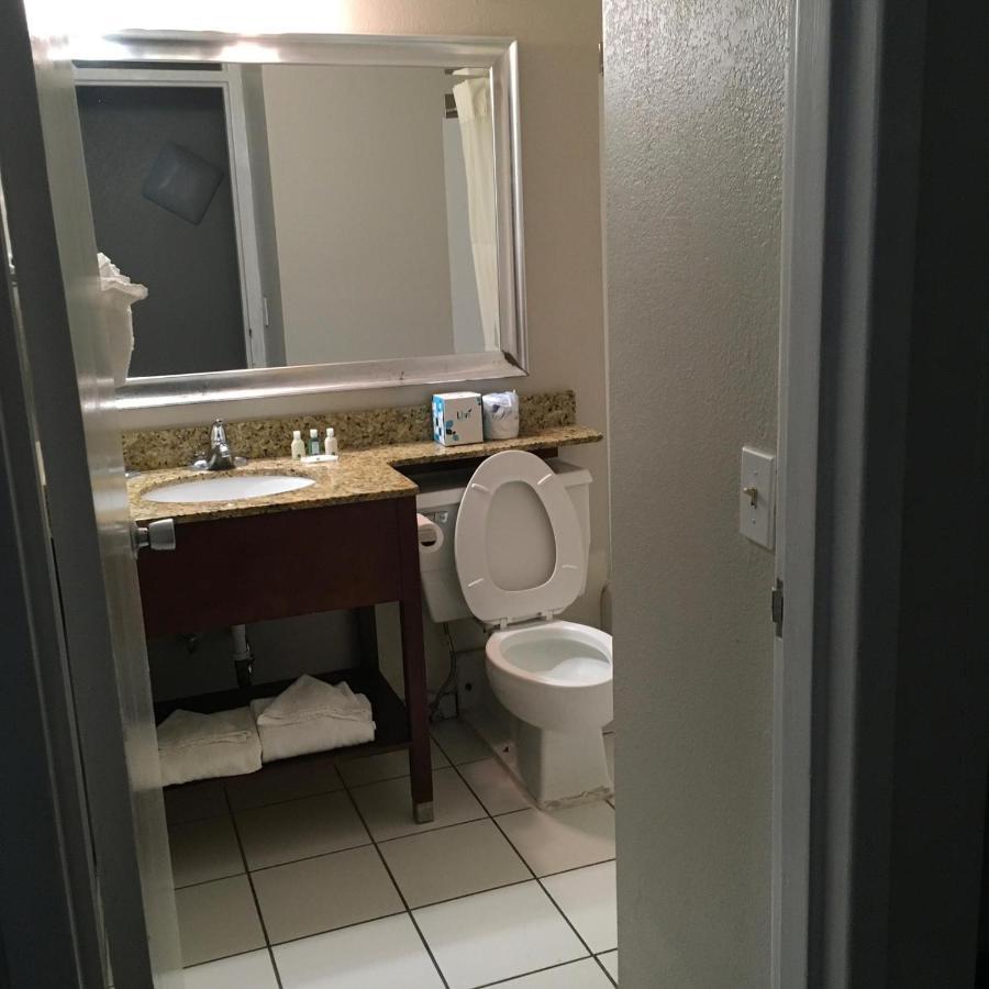 Quality Inn & Suites Winter Park Village Area Orlando Exterior foto