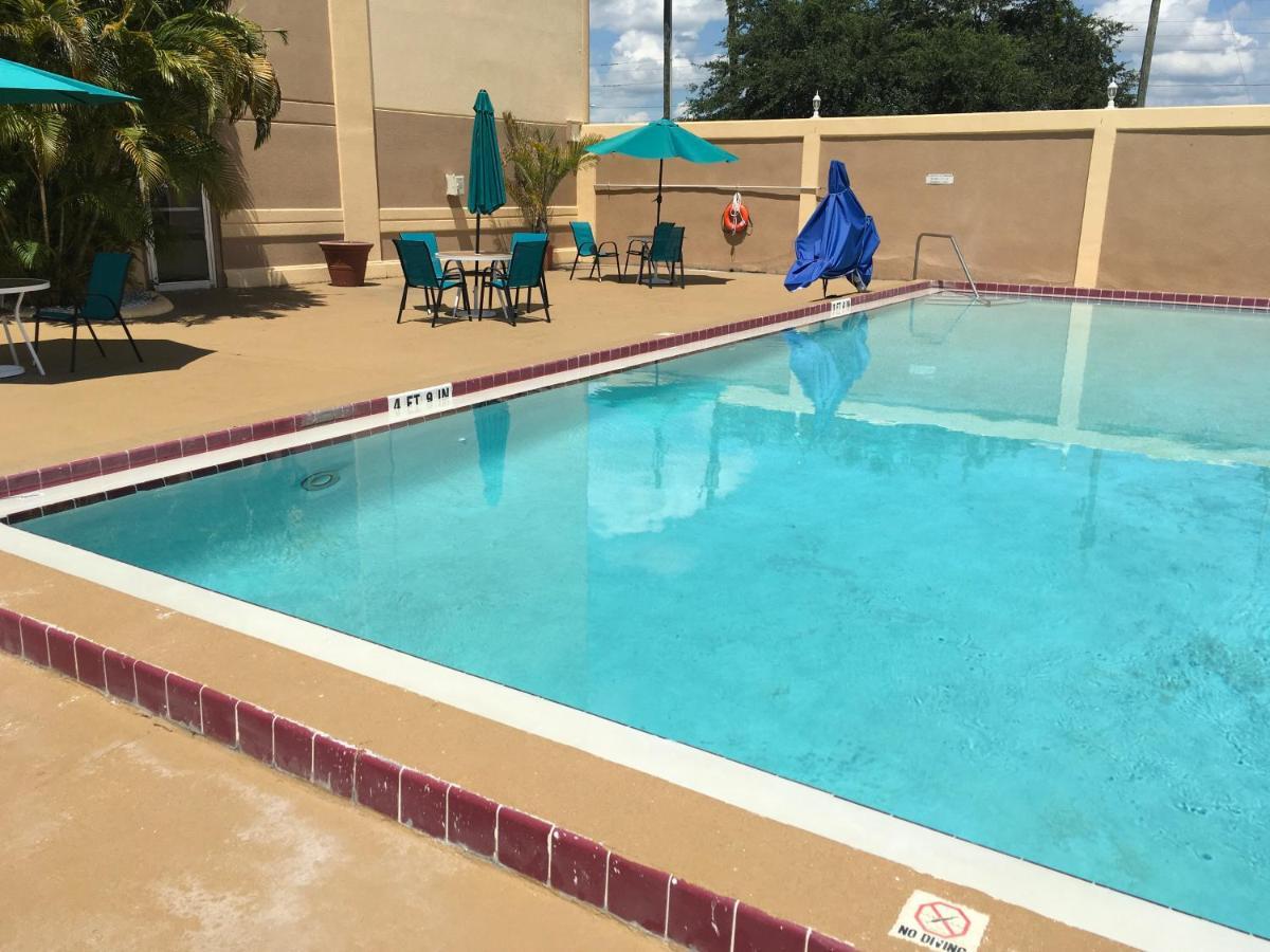 Quality Inn & Suites Winter Park Village Area Orlando Exterior foto