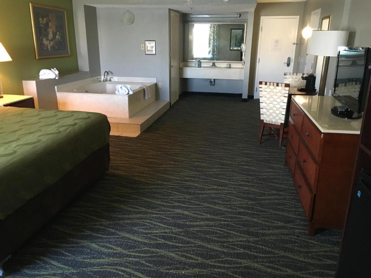 Quality Inn & Suites Winter Park Village Area Orlando Exterior foto