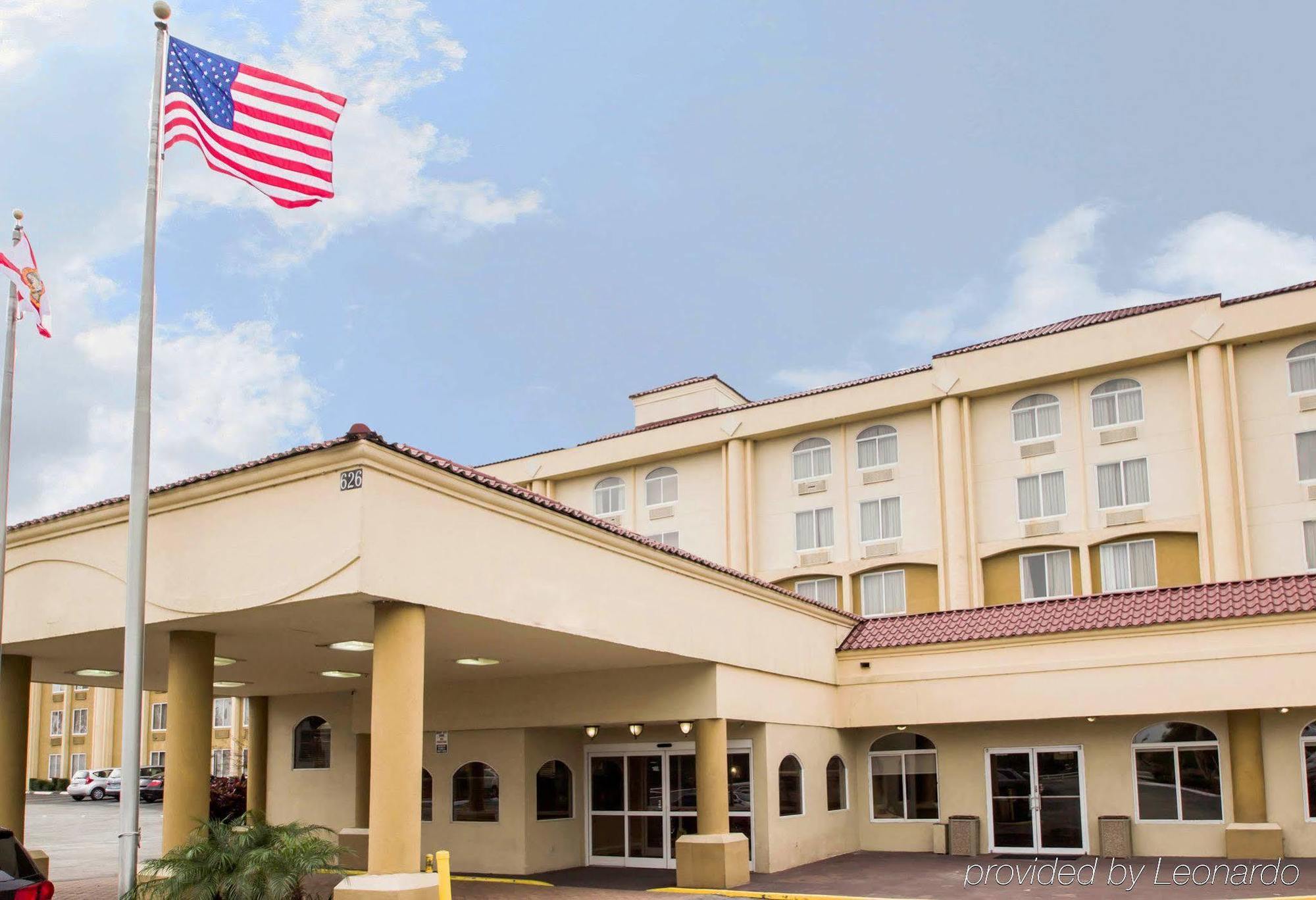 Quality Inn & Suites Winter Park Village Area Orlando Exterior foto